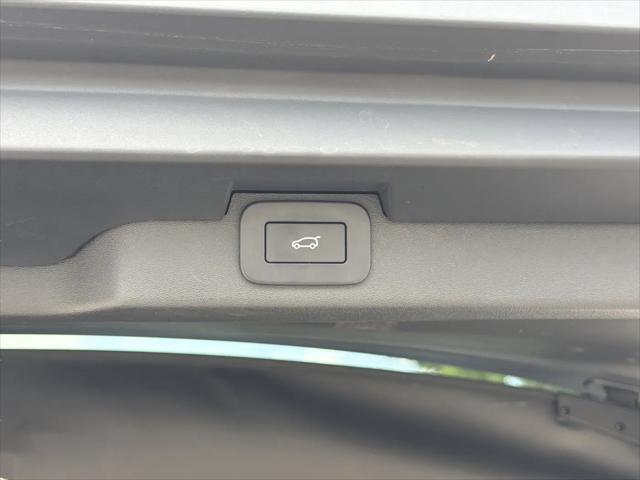 2023 Land Rover Discovery P360 Metropolitan Edition