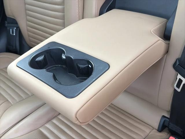2023 Land Rover Discovery P360 Metropolitan Edition