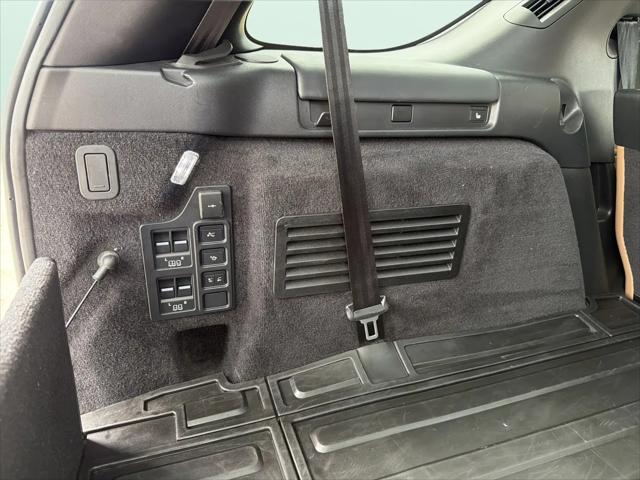 2023 Land Rover Discovery P360 Metropolitan Edition