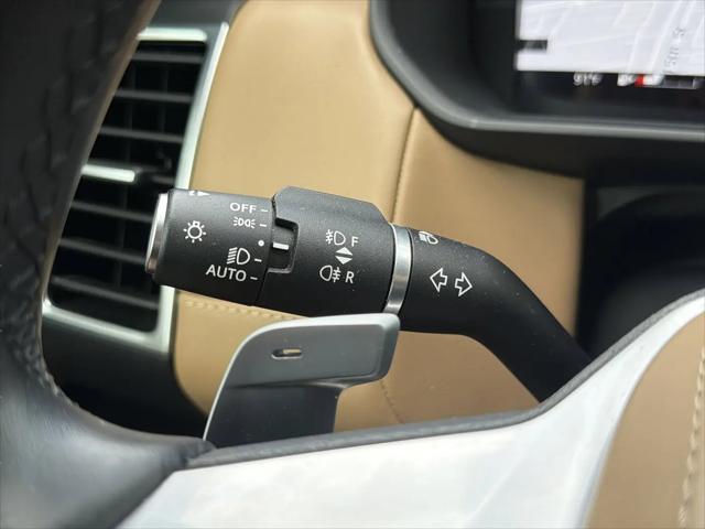 2023 Land Rover Discovery P360 Metropolitan Edition