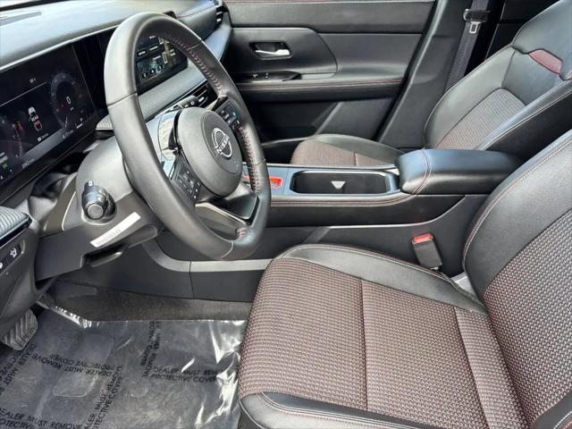 2025 Nissan Kicks SR FWD