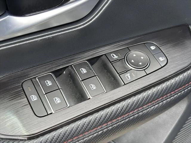 2025 Nissan Kicks SR FWD
