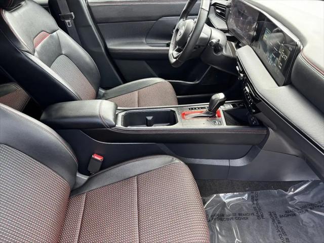 2025 Nissan Kicks SR FWD