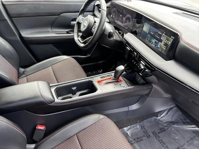 2025 Nissan Kicks SR FWD