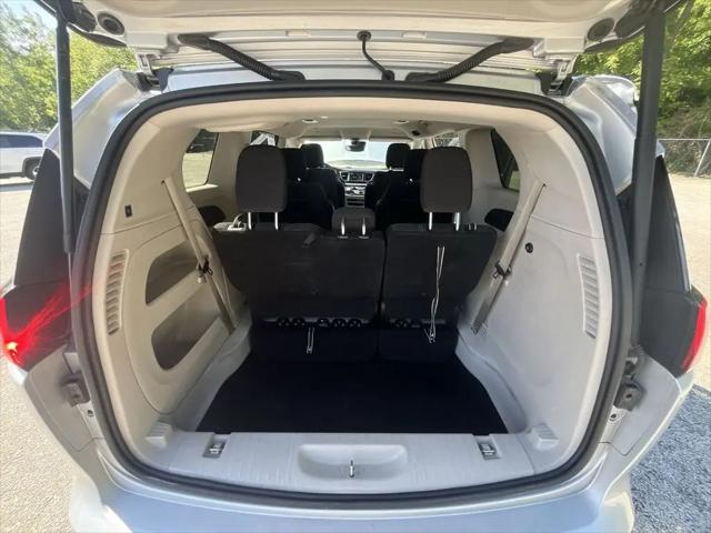 2023 Chrysler Voyager LX