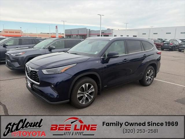 2022 Toyota Highlander Hybrid XLE for sale in Waite Park, MN
