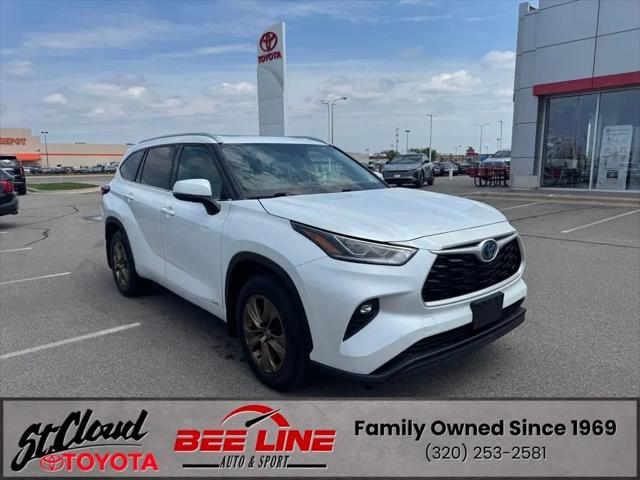 2022 Toyota Highlander Hybrid XLE Bronze Edition for sale in Waite Park, MN