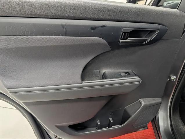 2022 Toyota Highlander Hybrid LE