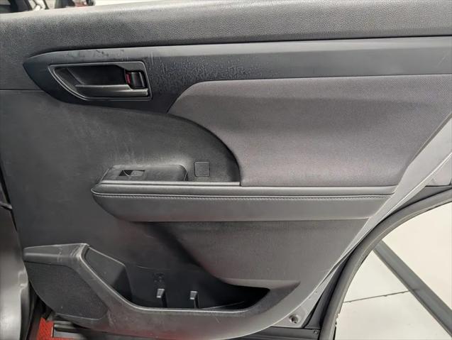 2022 Toyota Highlander Hybrid LE