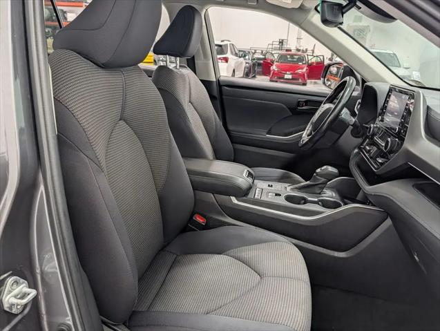 2022 Toyota Highlander Hybrid LE