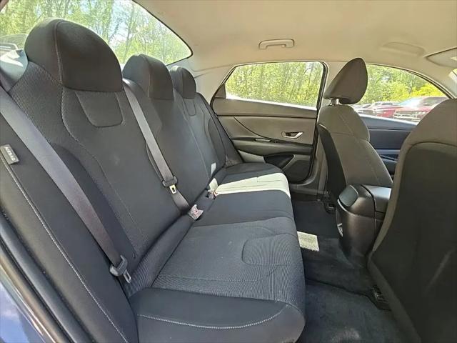 2025 Hyundai Elantra SE