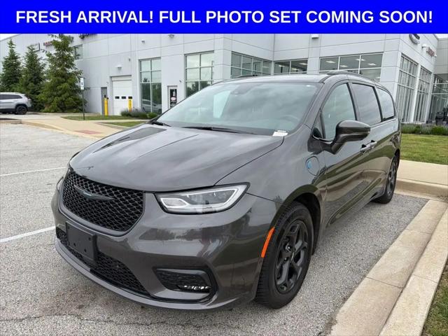 2021 Chrysler Pacifica Hybrid Touring L for sale in Michigan City, IN