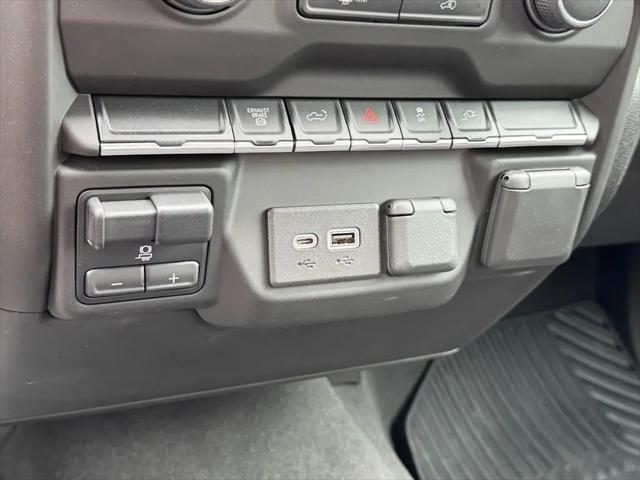 2023 Chevrolet Silverado 2500HD 4WD Crew Cab Standard Bed Custom