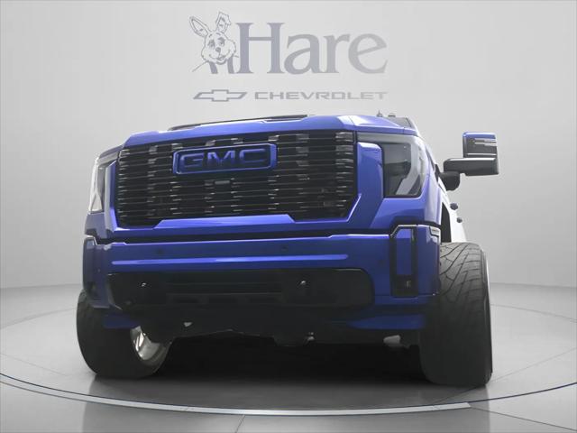 2025 GMC Sierra 2500HD 4WD Crew Cab Standard Bed Denali