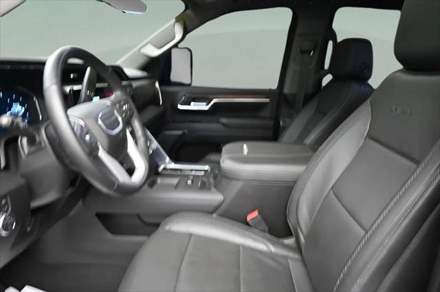 2025 GMC Sierra 2500HD 4WD Crew Cab Standard Bed Denali
