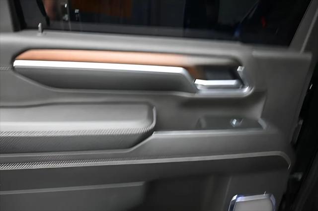 2025 GMC Sierra 2500HD 4WD Crew Cab Standard Bed Denali