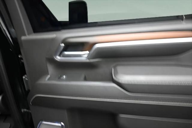 2025 GMC Sierra 2500HD 4WD Crew Cab Standard Bed Denali