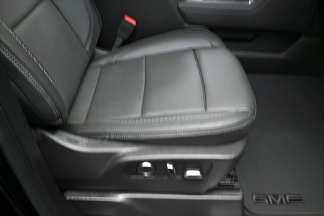 2025 GMC Sierra 2500HD 4WD Crew Cab Standard Bed Denali