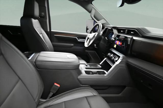 2025 GMC Sierra 2500HD 4WD Crew Cab Standard Bed Denali