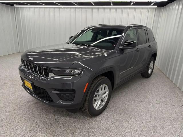 2026 Jeep Grand Cherokee Laredo 4x2