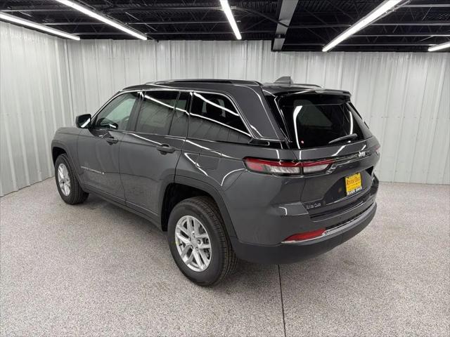 2026 Jeep Grand Cherokee Laredo 4x2