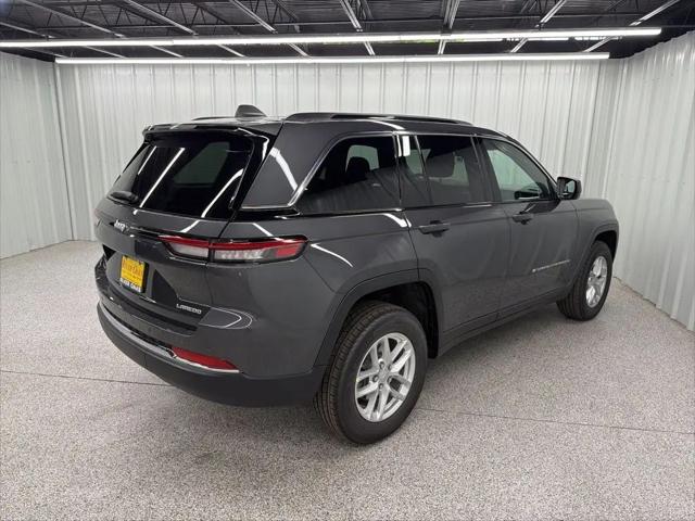 2026 Jeep Grand Cherokee Laredo 4x2