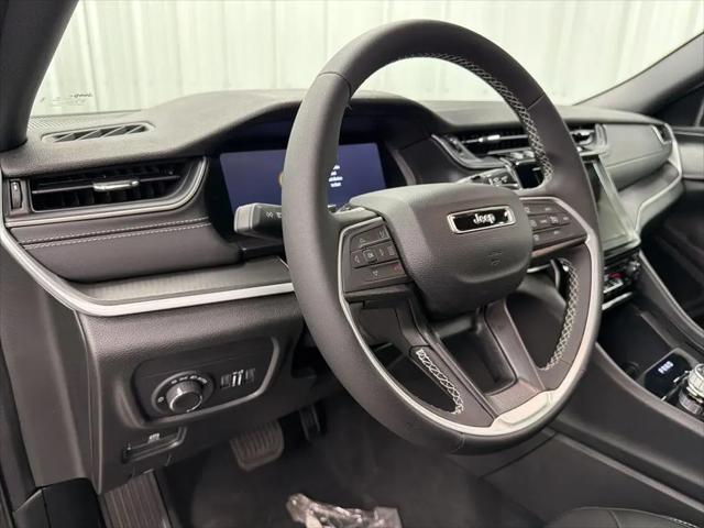 2026 Jeep Grand Cherokee Laredo 4x2