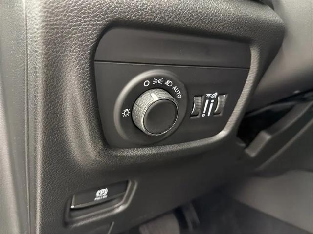 2026 Jeep Grand Cherokee Laredo 4x2