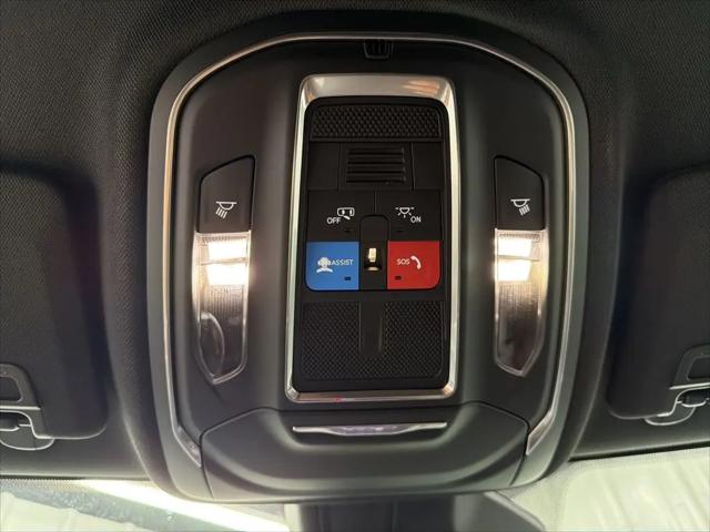 2026 Jeep Grand Cherokee Laredo 4x2