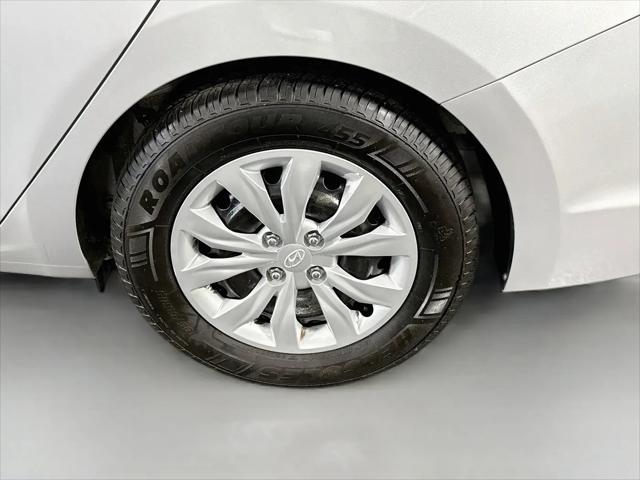 2019 Hyundai Accent SE