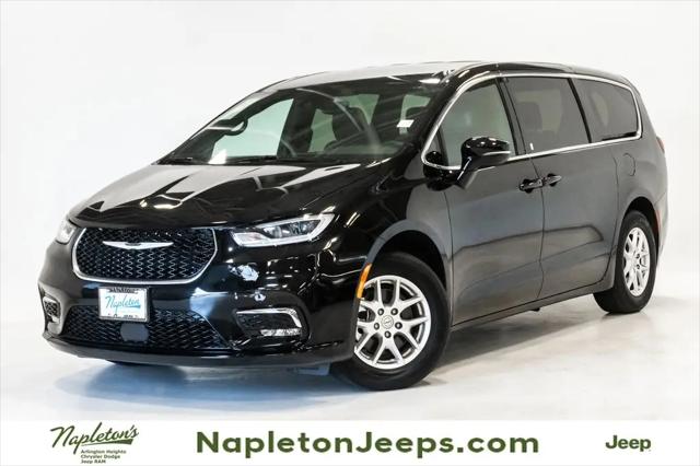 2025 Chrysler Pacifica Select for sale in Arlington Heights, IL