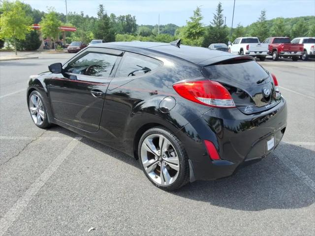 2012 Hyundai Veloster Base w/Red/Black