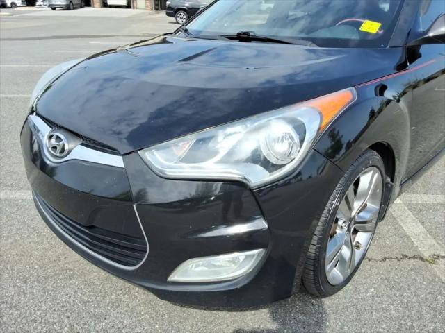 2012 Hyundai Veloster Base w/Red/Black