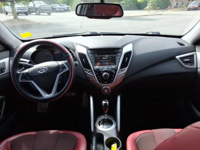 2012 Hyundai Veloster Base w/Red/Black