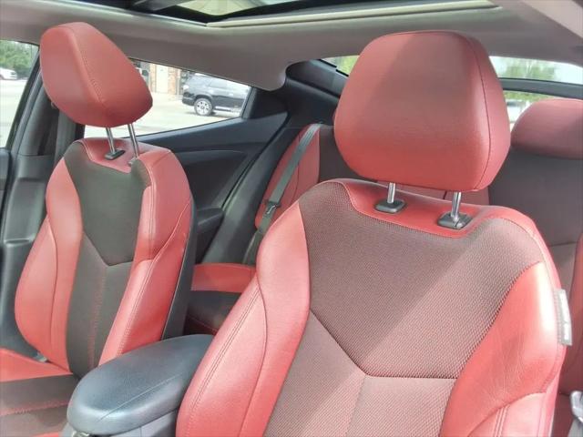 2012 Hyundai Veloster Base w/Red/Black