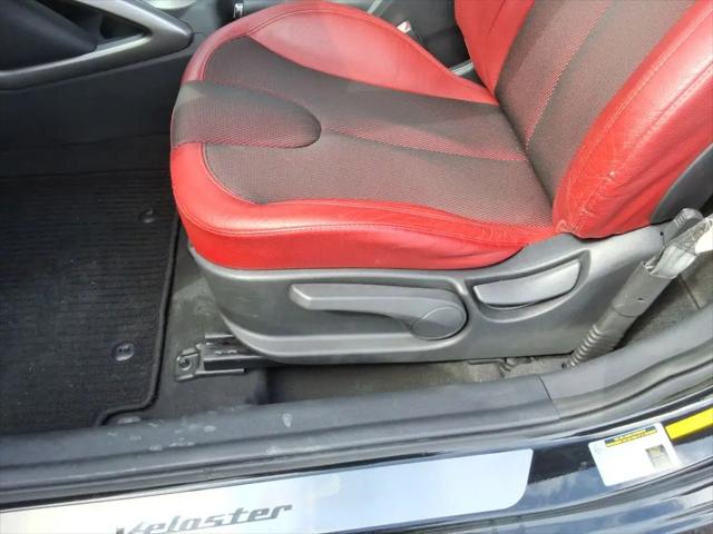 2012 Hyundai Veloster Base w/Red/Black