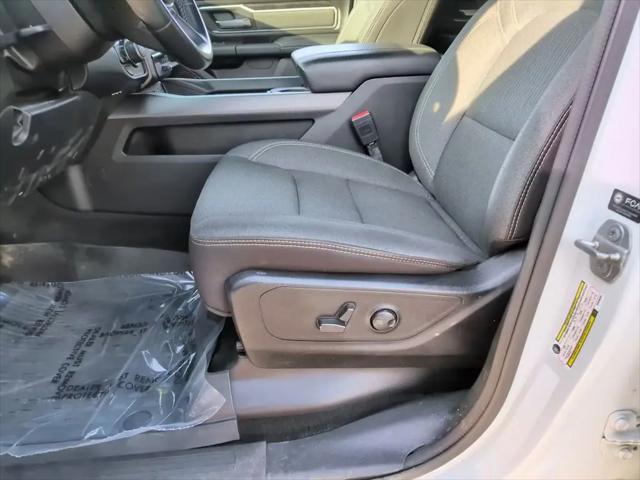 2022 Ram 1500 Big Horn Crew Cab 4x4 5'7" Box