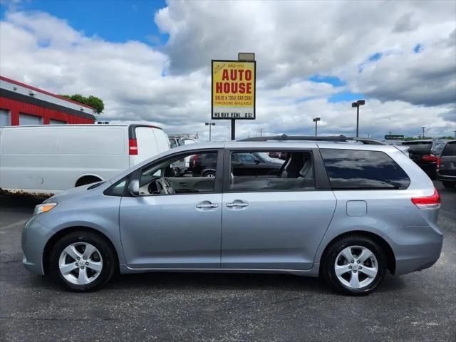 2013 Toyota Sienna XLE 7 Passenger for sale in Waukesha, WI