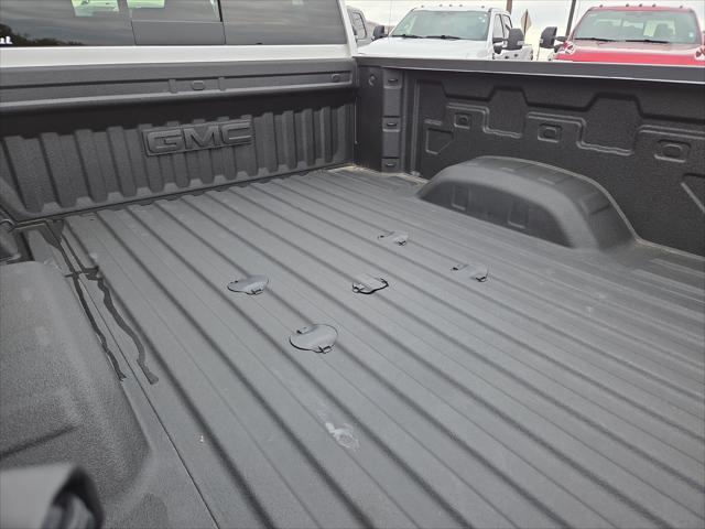 2025 GMC Sierra 3500HD 4WD Crew Cab Standard Bed Denali
