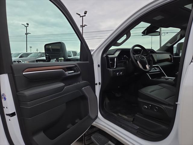 2025 GMC Sierra 3500HD 4WD Crew Cab Standard Bed Denali
