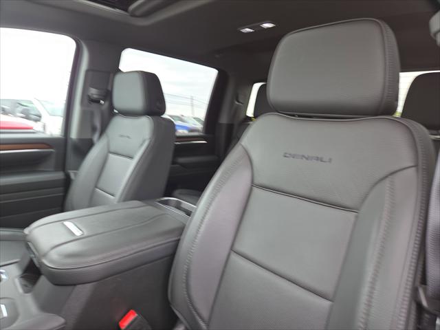 2025 GMC Sierra 3500HD 4WD Crew Cab Standard Bed Denali