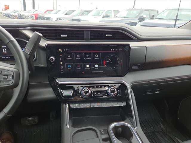 2025 GMC Sierra 3500HD 4WD Crew Cab Standard Bed Denali