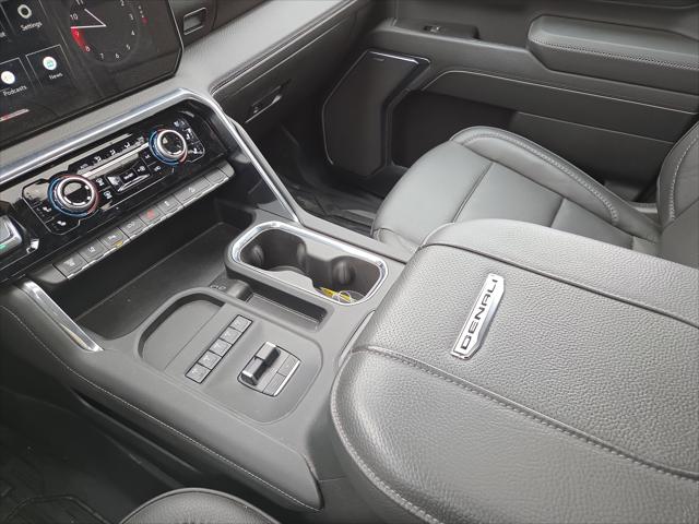 2025 GMC Sierra 3500HD 4WD Crew Cab Standard Bed Denali