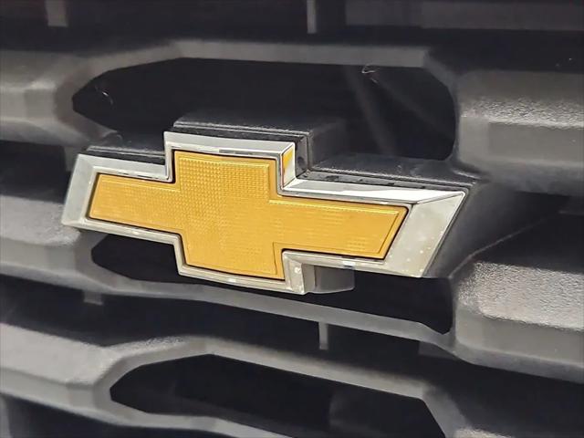 2020 Chevrolet Silverado 1500 4WD Double Cab Standard Bed Custom