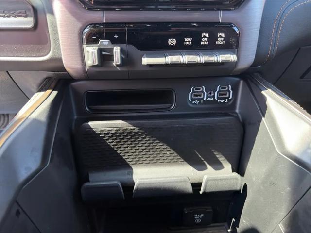 2023 Ram 3500 Limited Longhorn Mega Cab 4x4 64 Box