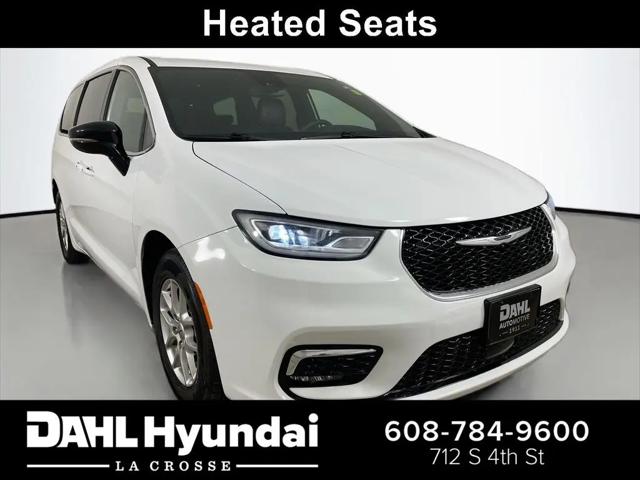 2025 Chrysler Pacifica Select for sale in La Crosse, WI