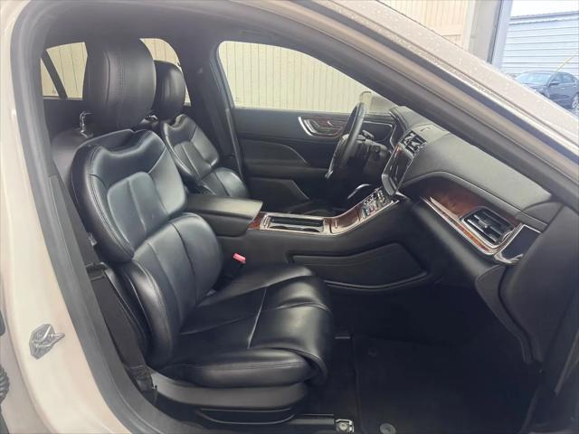 2017 Lincoln Continental Premiere