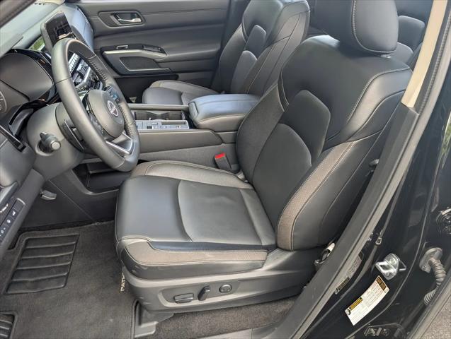 2025 Nissan Pathfinder SL FWD