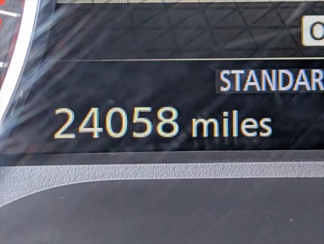 2025 Nissan Pathfinder SL FWD