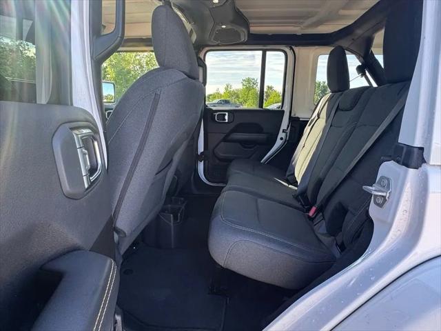 2025 Jeep Wrangler 4-Door Sahara 4x4